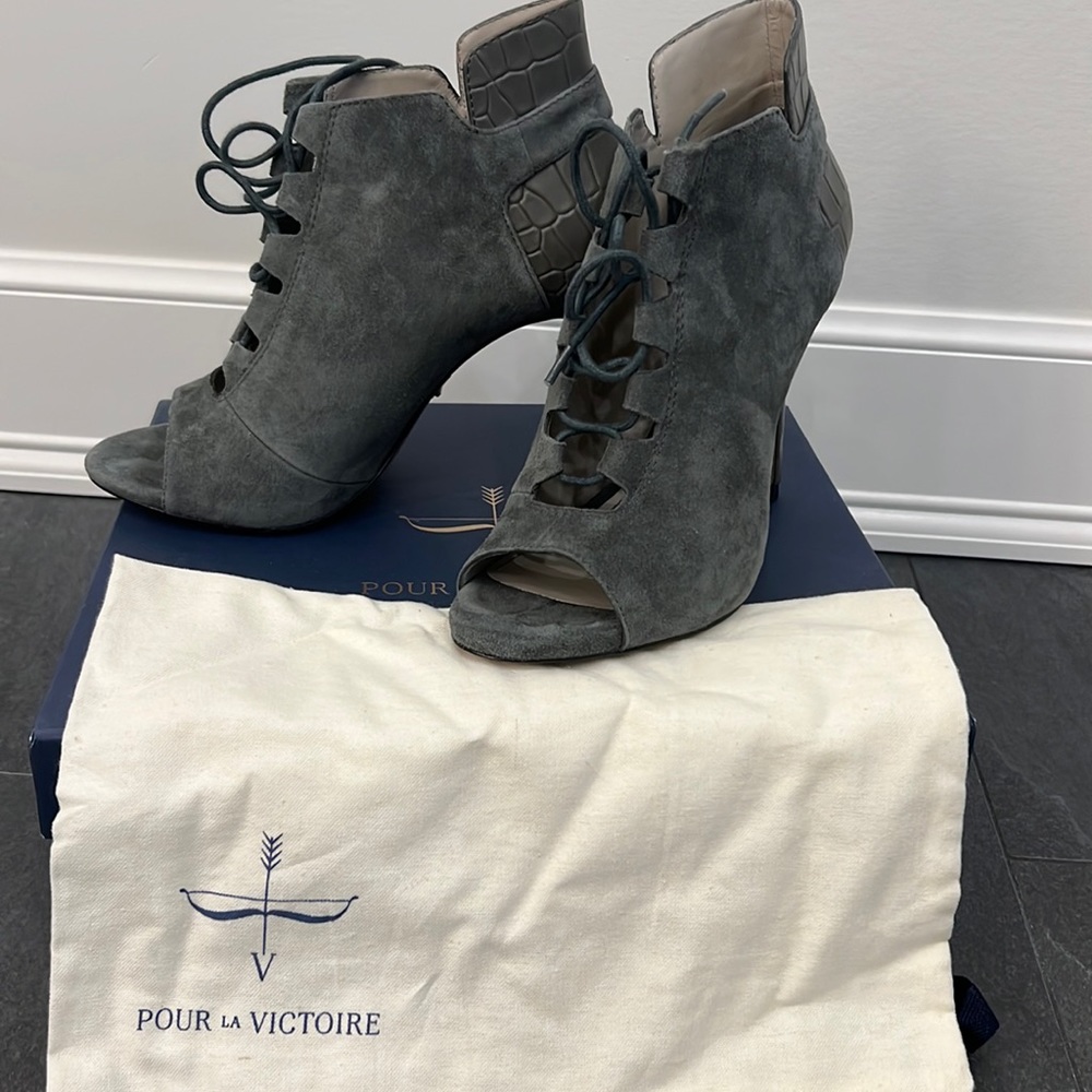 Beautiful grey suede sandel